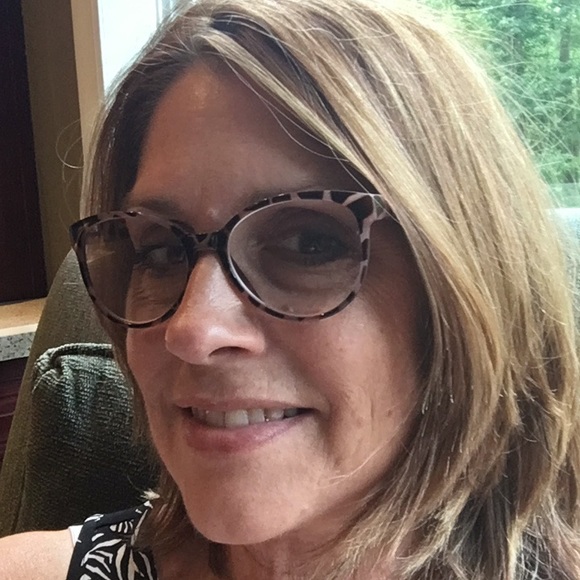 Meet your Posher, Shari - Picture 1 of 1